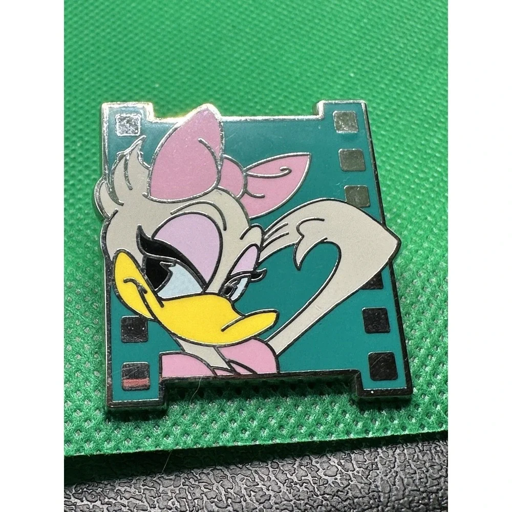 Daisy Duck Disney Trading Pin Film Strip 2017 WDW Mickey Friends Starter set